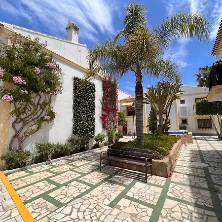 Alhambra Vera Costa Con Piscina Abierta Todo El Ano Apartamento